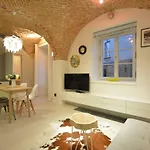 Angel Wawel Apartments By Dasilva